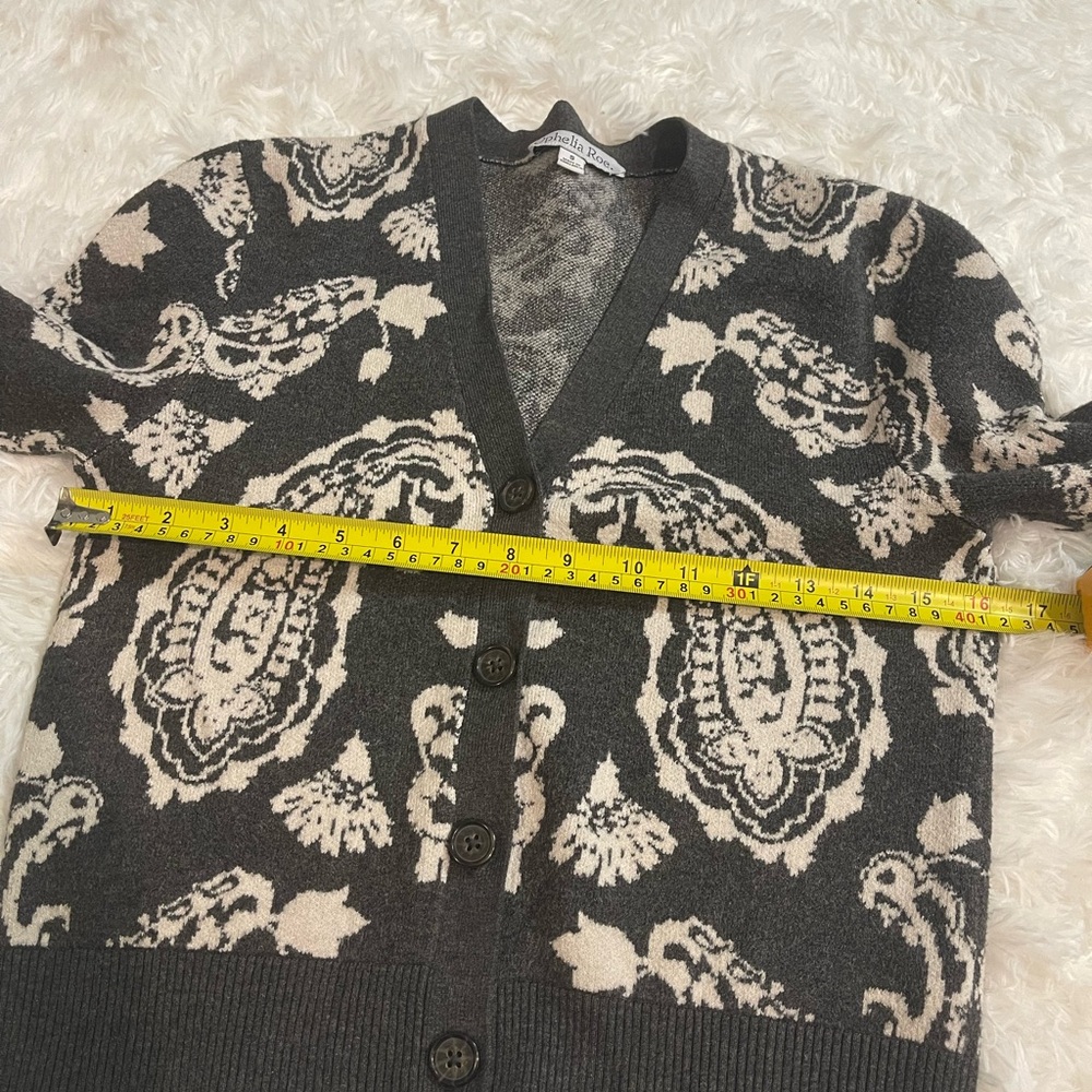 Ophelia Roe grey white paisley long sleeve v-neck cardigan sweater womans S - Picture 9 of 9
